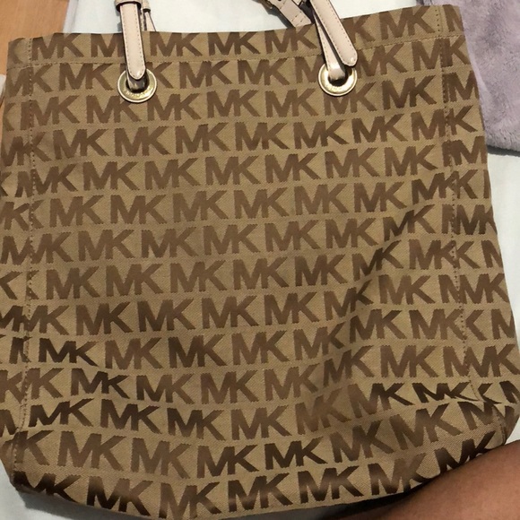 Mk tote - Picture 1 of 5